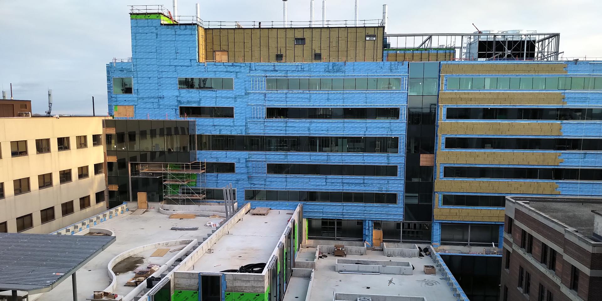 Exterior progress on the Ken and Marilyn Thomson Patient Care Centre and the Huband Moffat Family Terrace 